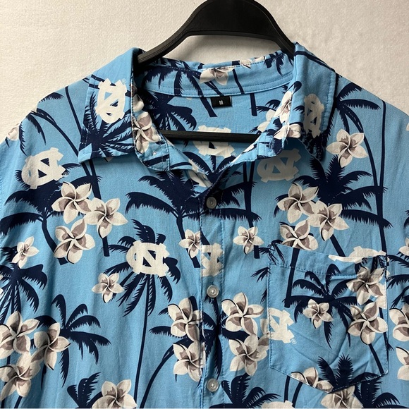 Other - North Carolina UNC Tar Heels Blue Hawaiian Camp Button Shirt Men’s Size Medium